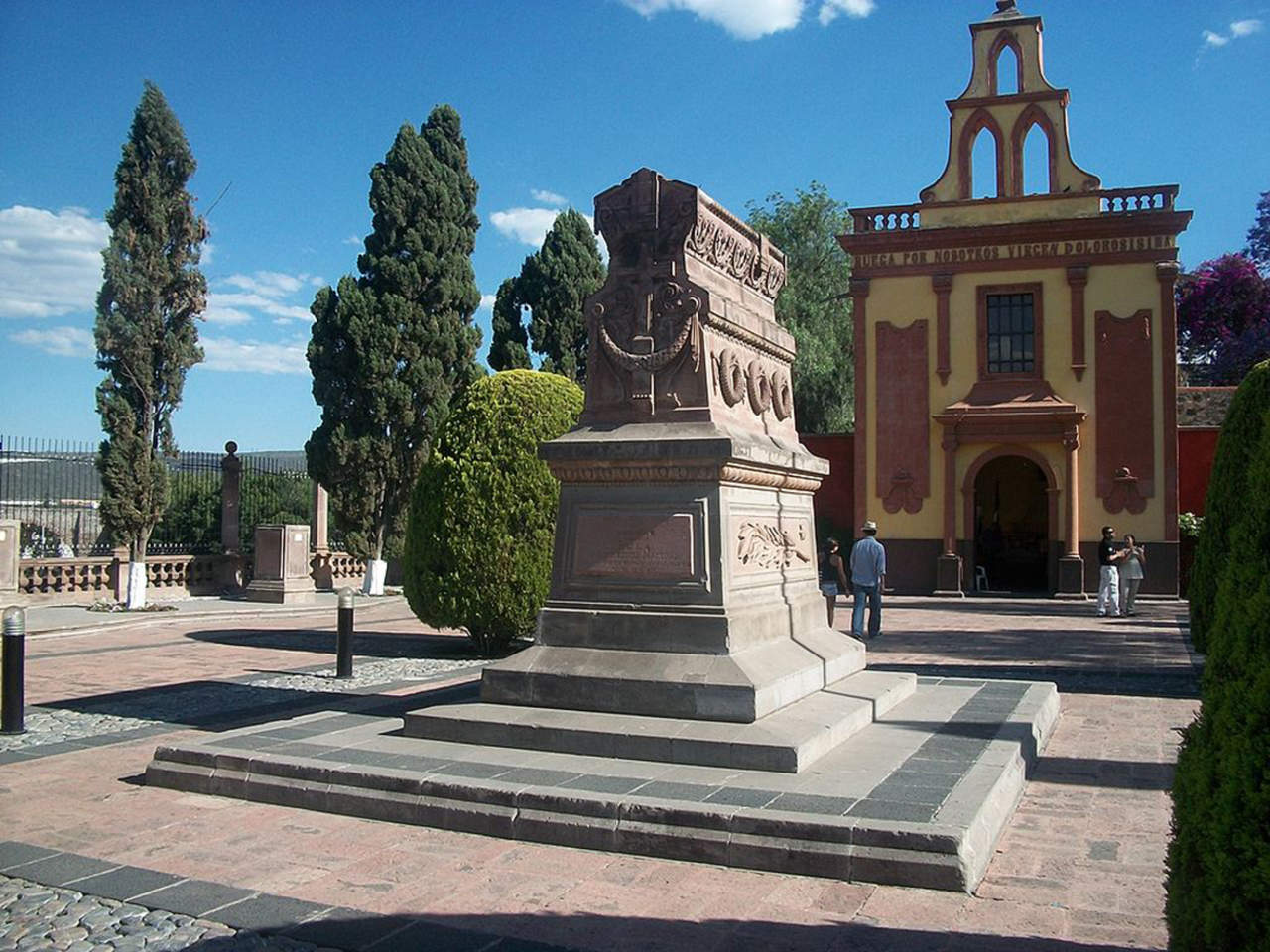 Mausoleo de los esposos Josefa y Miguel Domínguez en el Panteón de los queretanos ilustres.