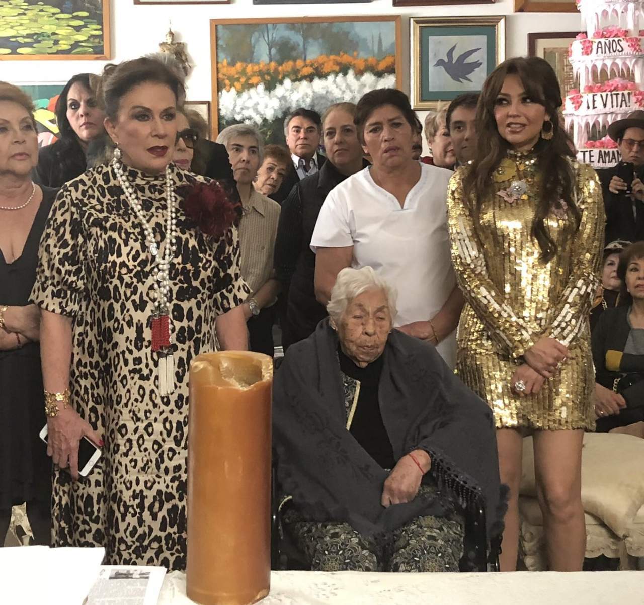 Abuela vuelve a unir a Zapata y Thalía