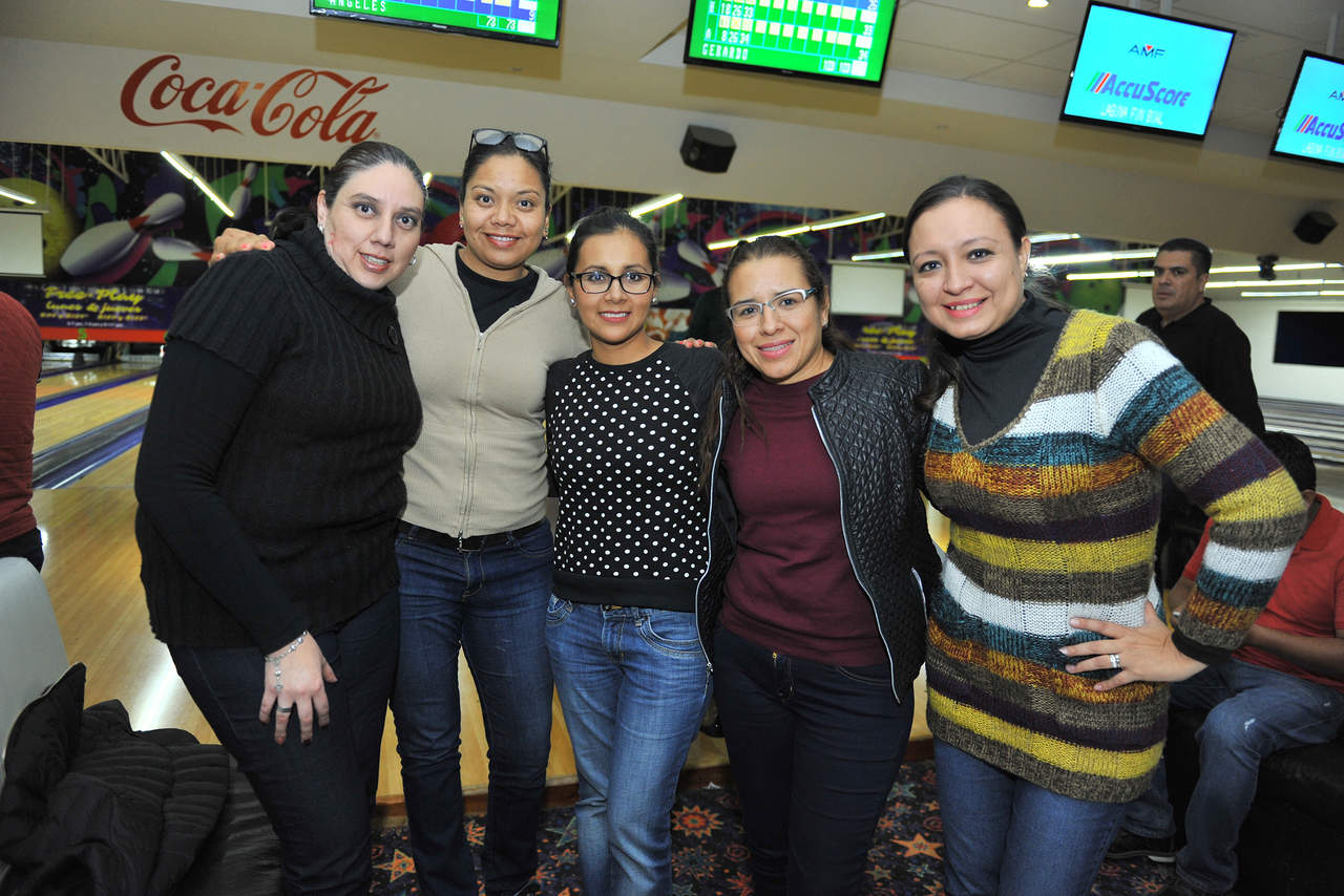 Erika, Brenda, Ángeles, Adriana y Cristela.