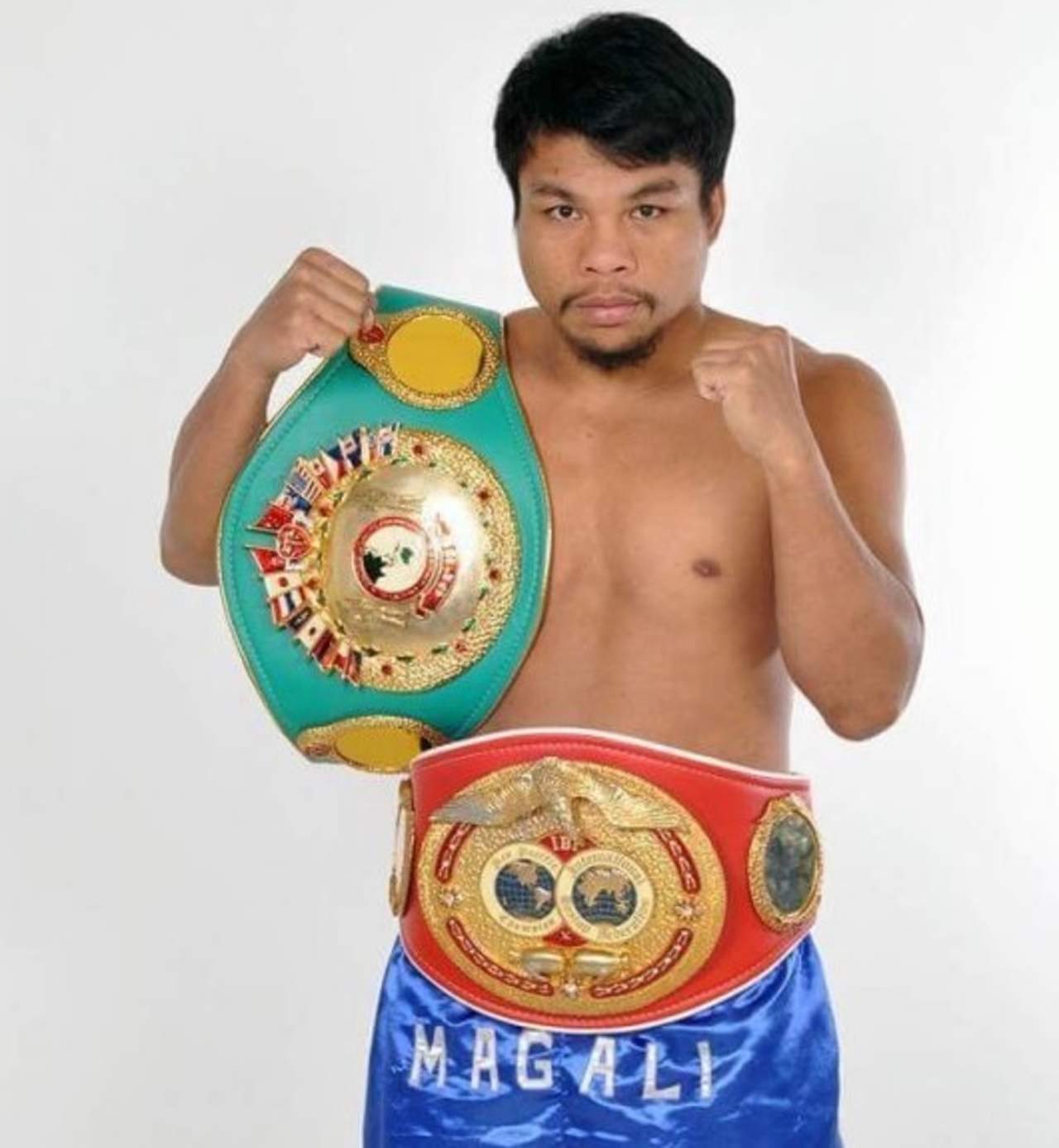 ¨Feroz¨ Magali (29–9–3, 12 KO´S) recién ganó el título Súper Pluma de Asia noqueando a su rival, el japonés Masatoshi Kotani. (Especial)