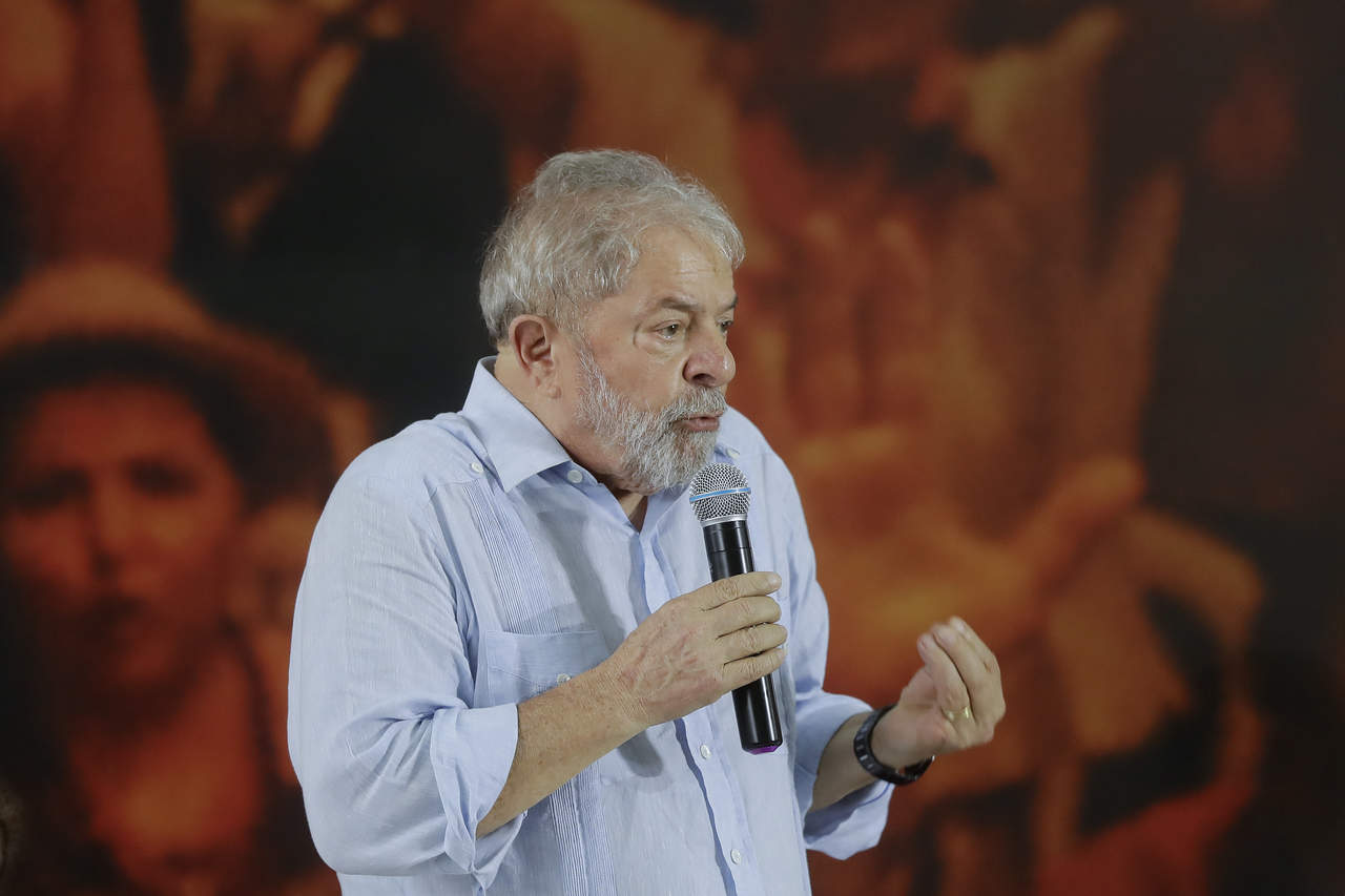 “No estoy queriendo ser candidato para protegerme. Mi protección es mi inocencia”, dijo Lula. (AP)