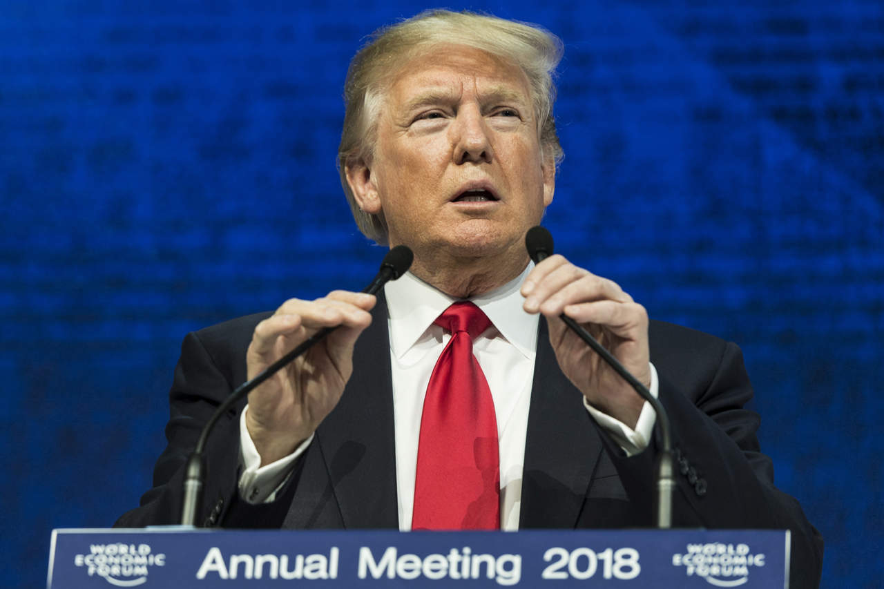 Trump rechazó el informe, sin abordar la acusación específica, en el marco del Foro Económico Mundial en Davos, Suiza, donde participa para clausurar el evento. (AP)