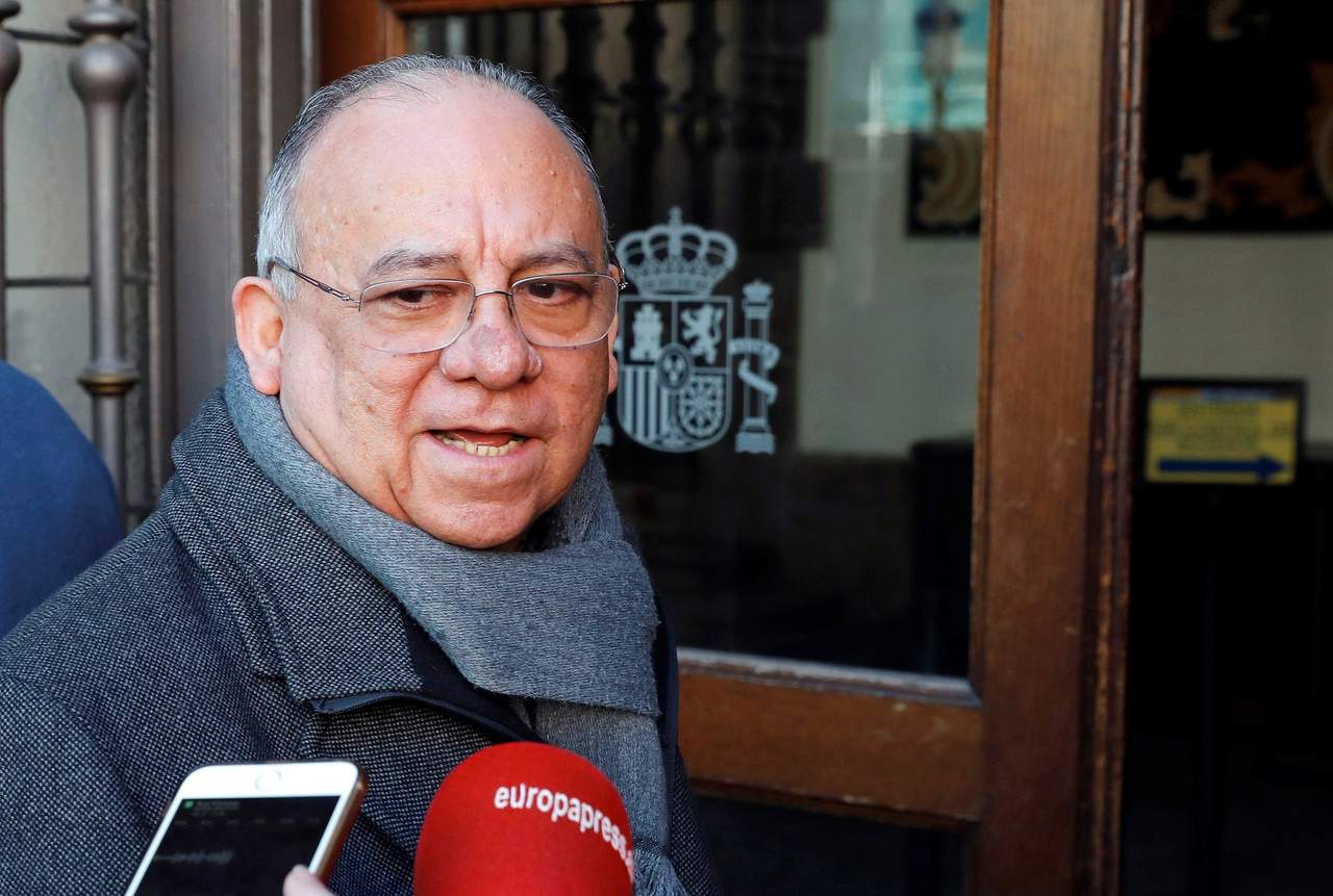 Respuesta. El embajador de Venezuela en Madrid, Mario Isea, fue expulsado de España por el gobierno de Mariano Rajoy.