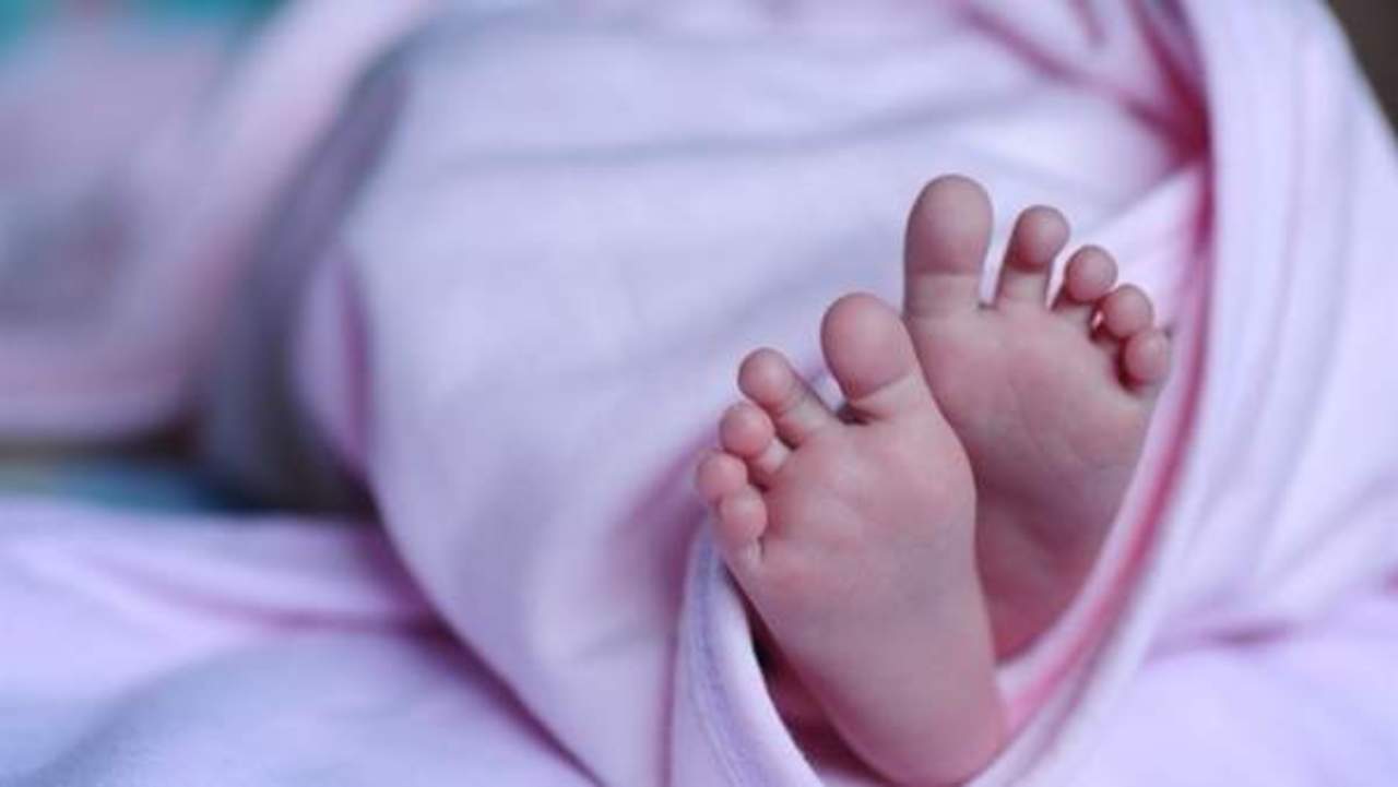 La menor fue sometida a una operación quirúrgica y su estado es crítico, confirmó un alto oficial de la policía india al dar cuenta de la violación contra la bebé y aseguró que el agresor ya fue arrestado. (ARCHIVO)