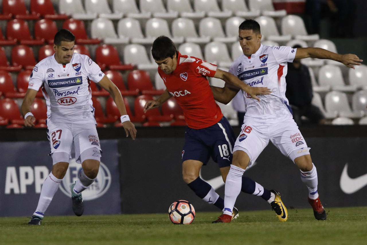 Monterrey está por confirmar la llegada del chileno Lucas Albertengo a sus filas, proveniente del Independiente de Argentina. Lucas Albertengo llegaría a los Rayados del Monterrey