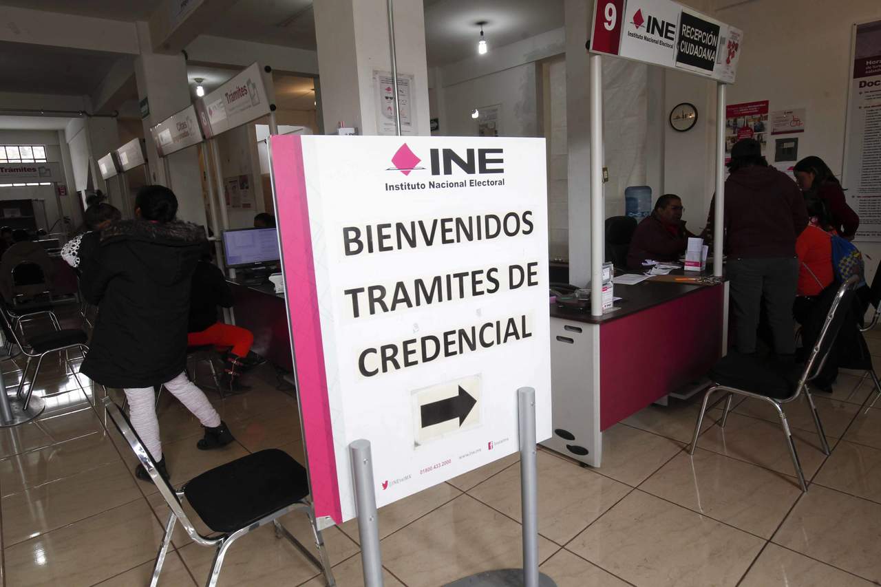  El Instituto Nacional Electoral (INE) proyecta cerrar hoy miércoles la inscripción a la Lista Nominal de Electores (LNE) con 88.2 millones de ciudadanos, potenciales votantes en las elecciones federales y locales del 1 de julio. (EL UNIVERSAL)