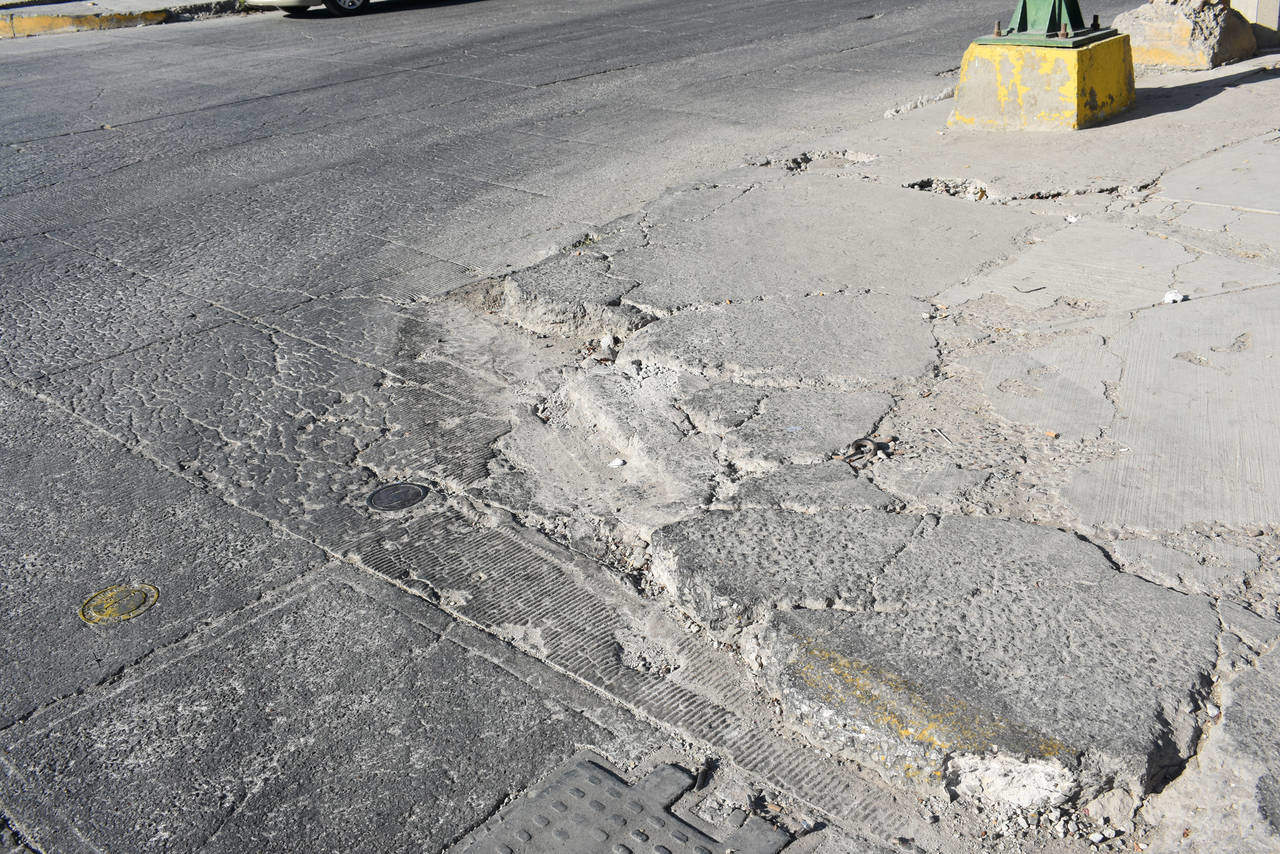 Se daña pavimento en Gómez Palacio