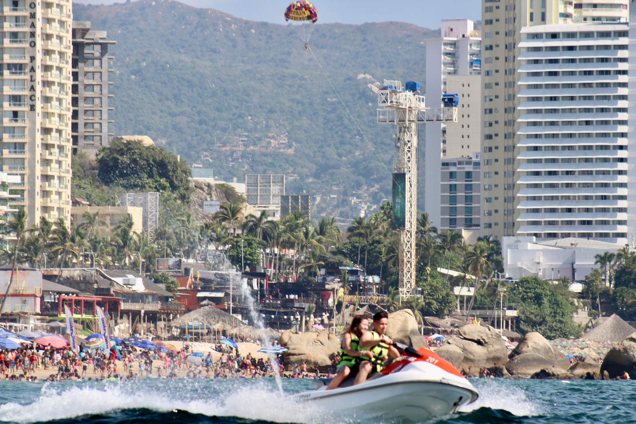 Acapulco y San Miguel de Allende se encuentran entre los destinos preferidos de los mexicanos para disfrutar durante los fines de semana largos, destacó la plataforma de hospedaje Airbnb. (ARCHIVO)