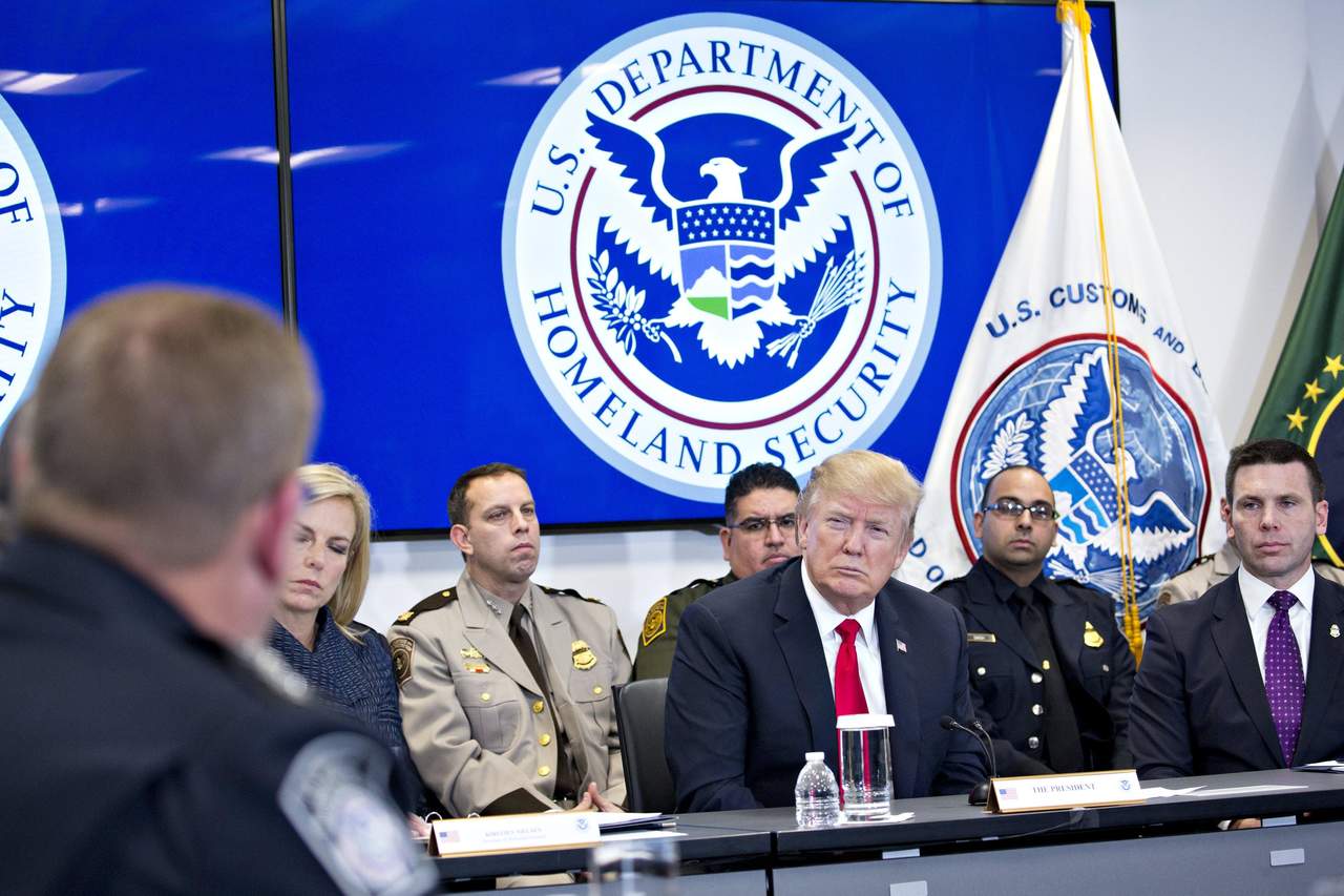 La cifra de 1.8 millones es superior a la de 690,000 'soñadores' que están protegidos de la deportación por el programa DACA (Acción Diferida para los Llegados en la Infancia), cuya vigencia expira el 5 de marzo por orden de Trump. (EFE)
