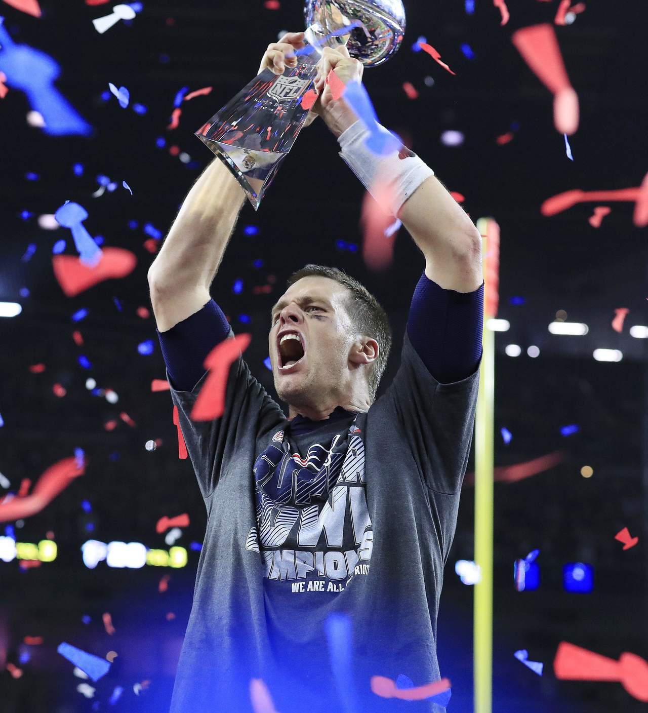 Tom Brady busca repetir el título que ganó hace un año ante Falcons. (ARCHIVO)