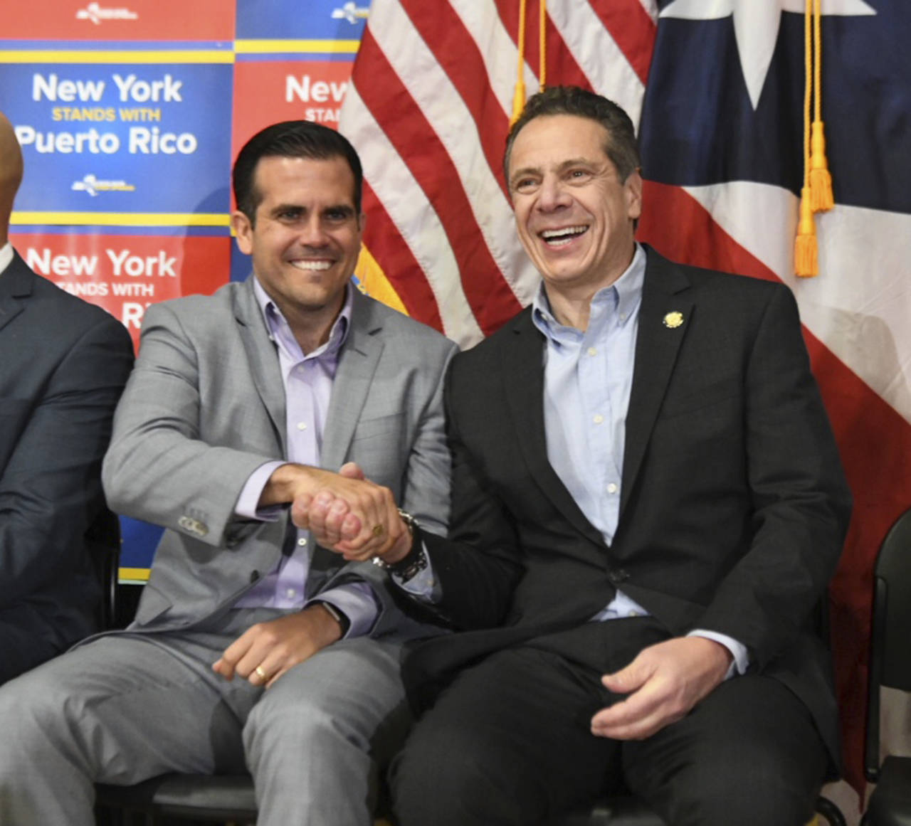 Reunión. El gobernador  Andrew Cuomo (Der.), estuvo en el Bronx junto a Ricardo Rosselló.