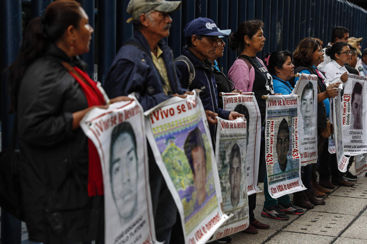 Everardo Rodríguez Bello es uno de los 43 jóvenes desaparecidos en 2014 y su mamá doña Minerva falleció sin conocer su paradero. (ARCHIVO)