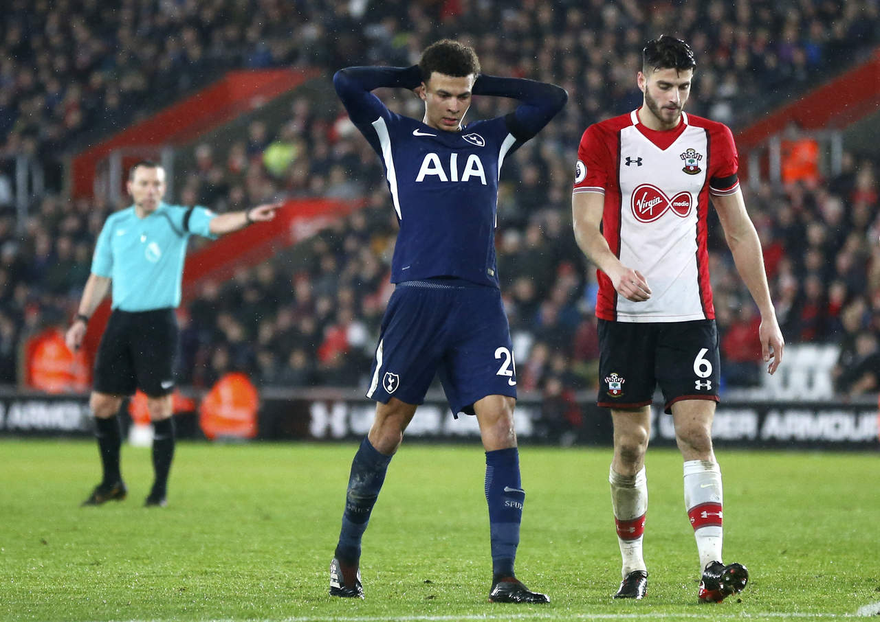 Dele Alli en el partido ante Southampton. (ARCHIVO)