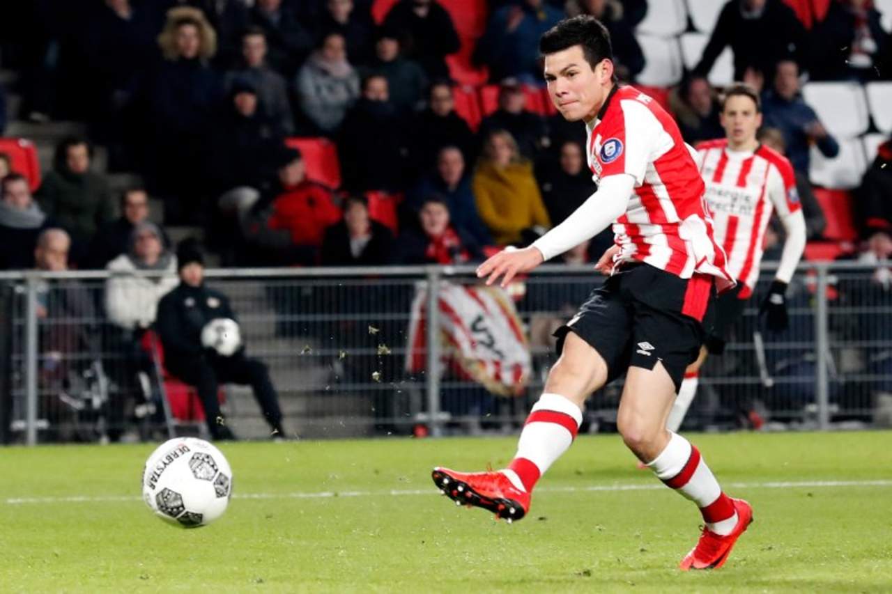 Lozano convirtió el gol ganador para el PSV a los 17 minutos de partido y provocó el alarido del público asistente al Philips Stadion de la ciudad de Eindhoven. (TWITTER)