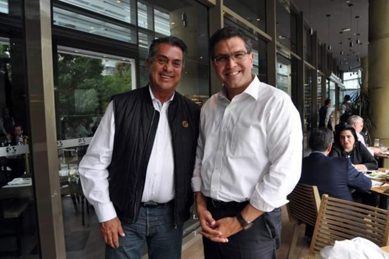 A través de su cuenta de Twitter @RiosPiterJaguar, el aspirante a candidato presidencial dio a conocer el encuentro con Rodríguez Calderón, gobernador con licencia de Nuevo León. (ARCHIVO)