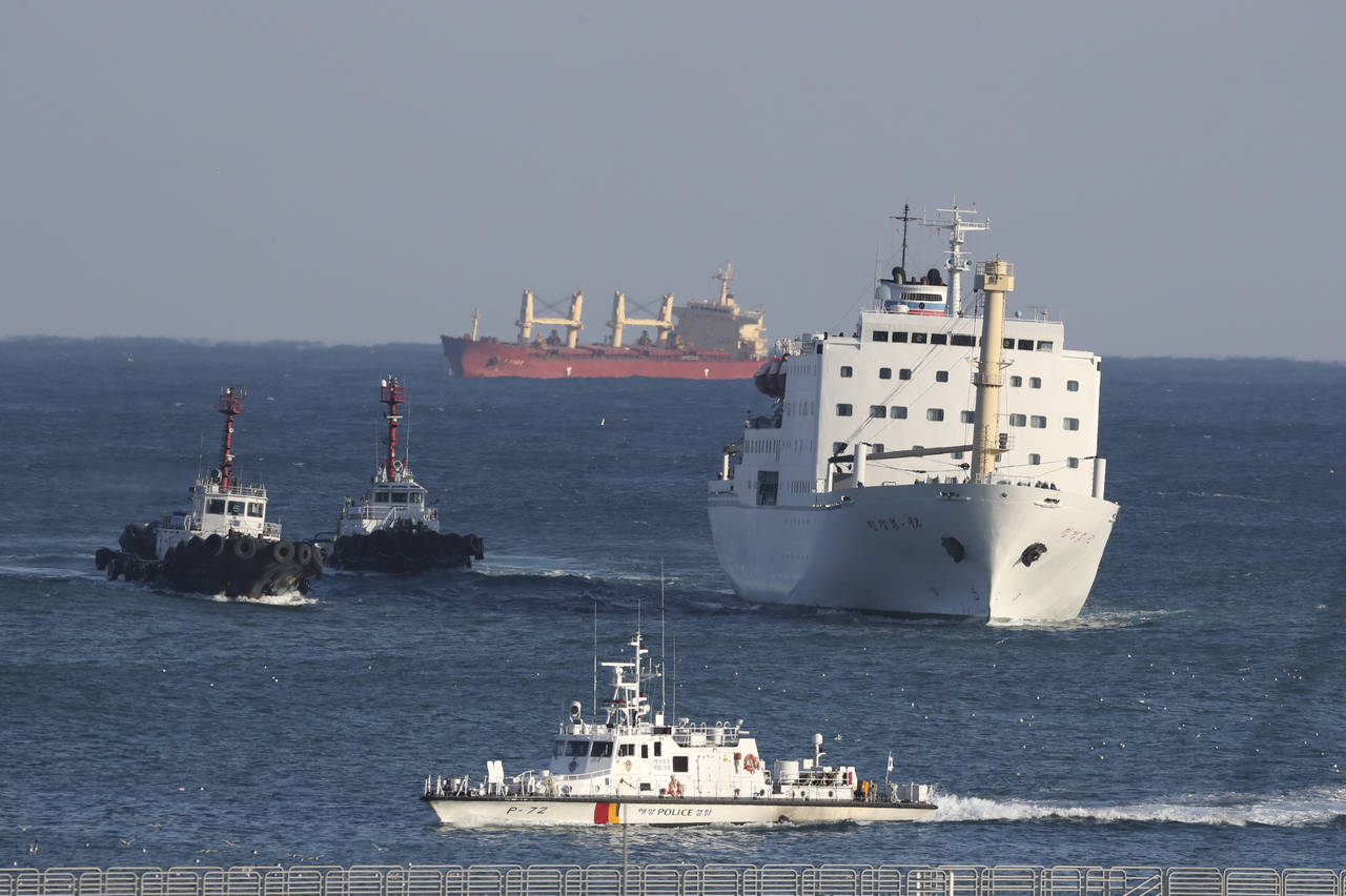 Unidos. El barco norcoreano Mangyongbong, que llevó a un grupo de artistas a Corea del Sur. (AP)