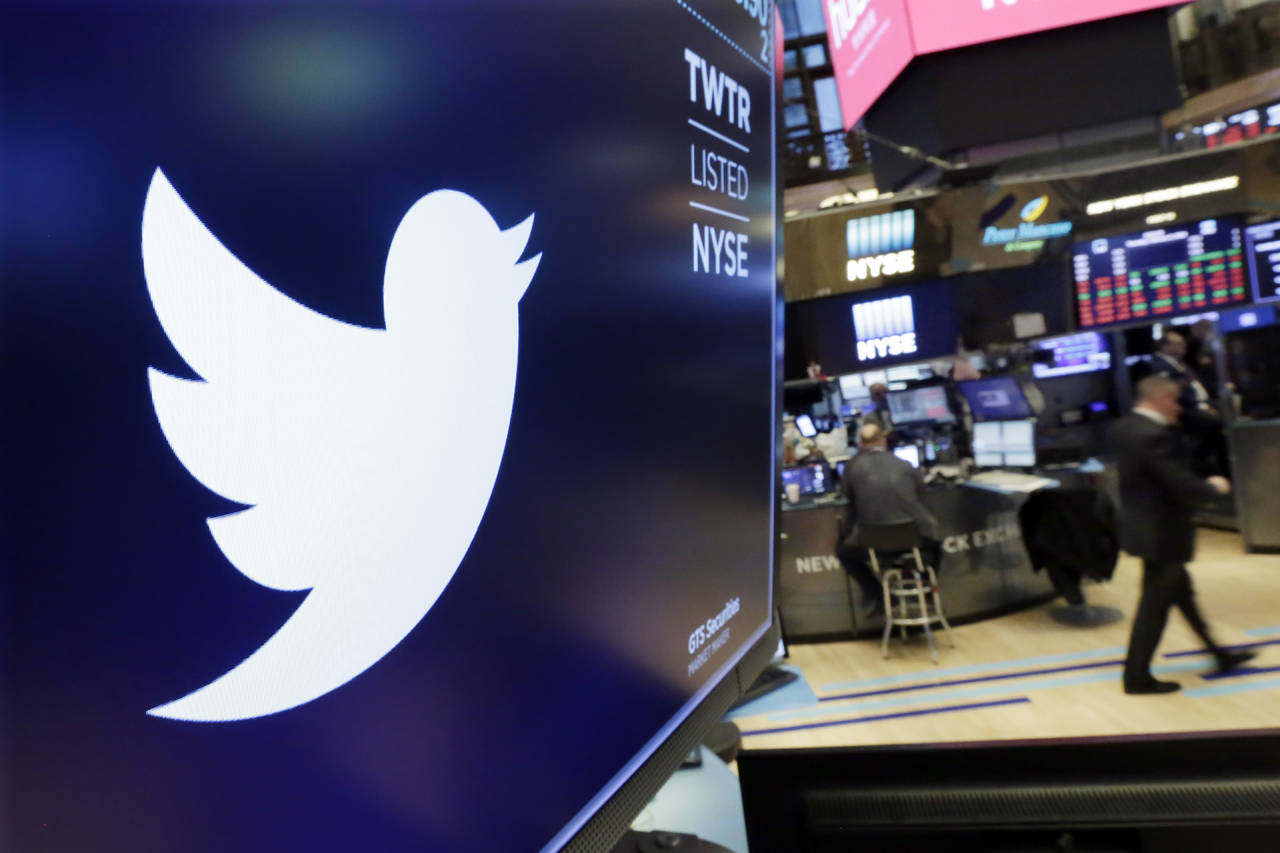 Vuela alto. En una jornada de pérdidas la red social Twitter se posicionó con un alza de 12.15 por ciento. (EFE)