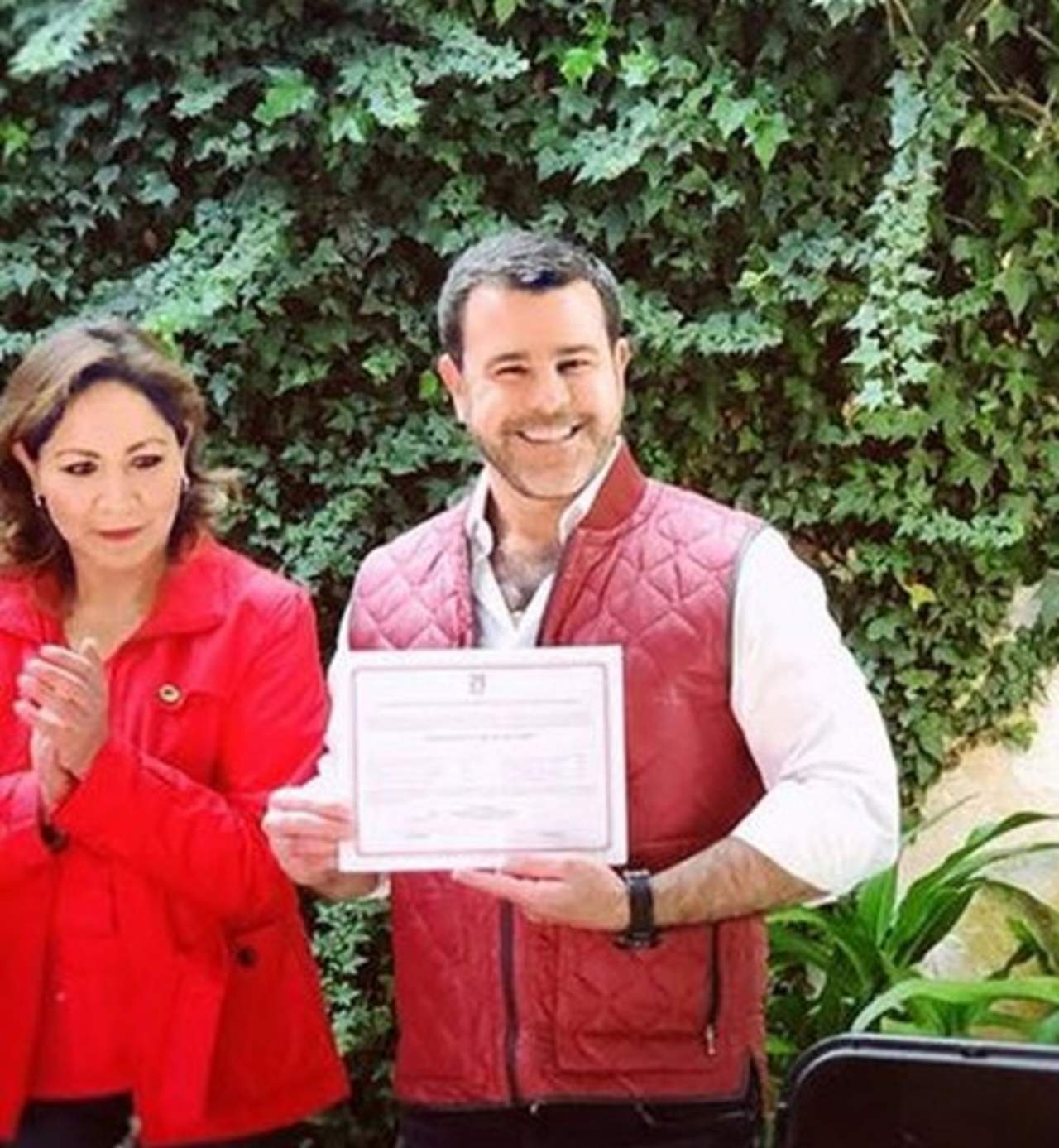 Eduardo Capetillo ya obtuvo la constancia del Partido Revolucionario Institucional (PRI) para ser su candidato a la alcaldía del Municipio de Ocoyoacac, en el Estado de México. (ESPECIAL)