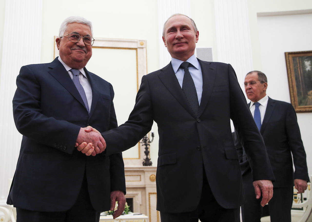 Diálogo. El encuentro de Abbas con Putin forma parte de un esfuerzo para buscar unas negociaciones de paz. (AP)
