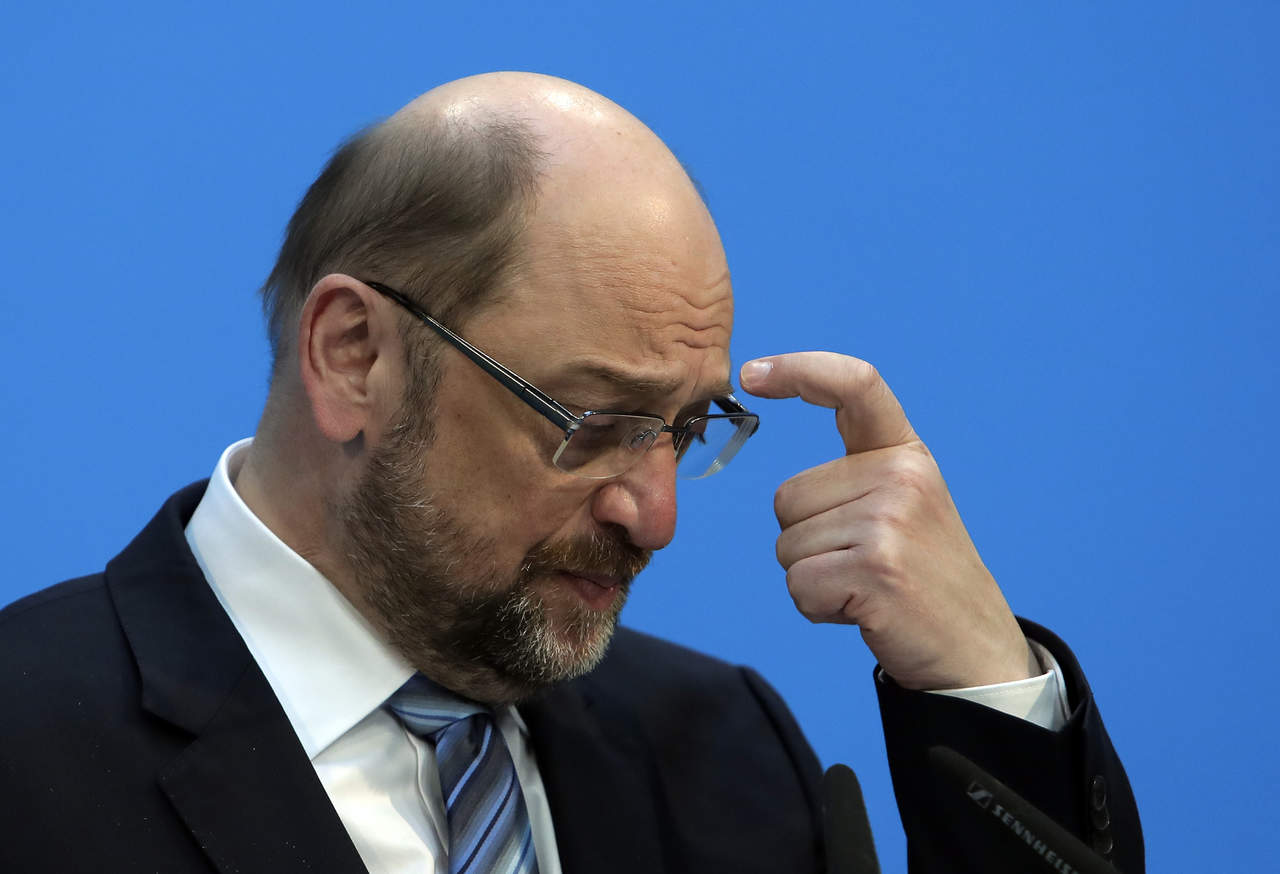 Schulz afirmó en una breve comparecencia ante los medios que desea así poner fin al debate interno sobre los cargos. (ARCHIVO)