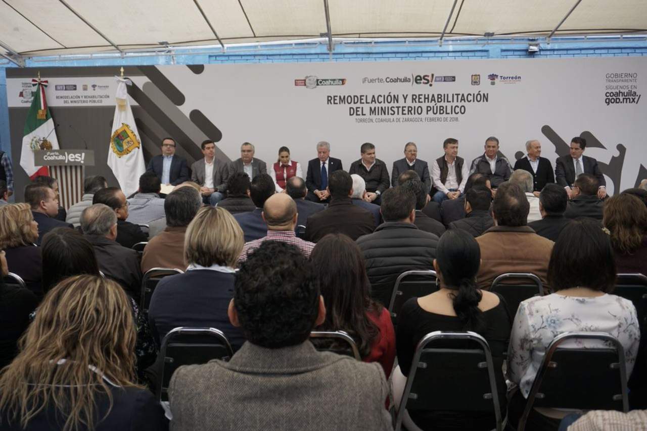 El gobernador Miguel Riquelme Solís, acompañado del alcalde Jorge Zermeño, inició los trabajos que tendrán una duración de 5 meses y costarán 3.5 millones la obra civil más 1.5 millones el equipamiento. (EL SIGLO DE TORREÓN)