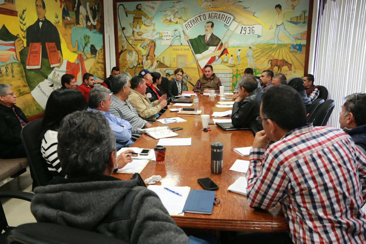 Planeación. Ayer se reunieron para planear las actividades a realizar por el 92 aniversario de la fundación de Matamoros. (EL SIGLO DE TORREÓN)
