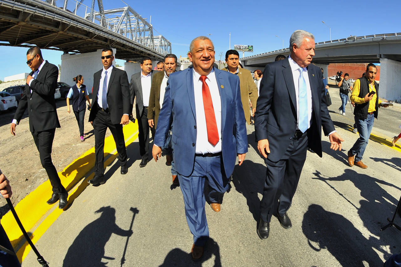 Inauguran. Los alcaldes inauguraron las obras del puente Plateado, donde se invirtieron 2.6 millones de pesos. (EL SIGLO DE TORREÓN)