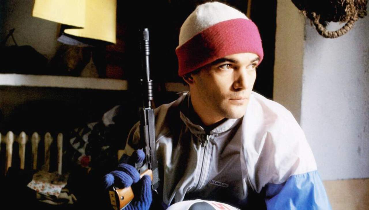 Antonio Banderas fue objeto de diversas criticas luego de colocar una fotografía en redes sociales dando vida a un asesino de la película ‘El placer de matar' (ESPECIAL)