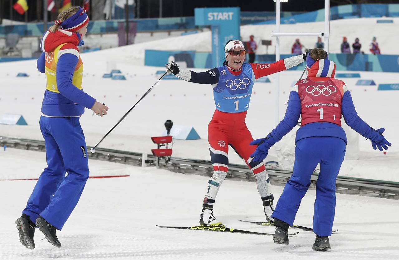 Bjoergen consiguió su séptima medalla de oro en unos Olímpicos. (EFE)