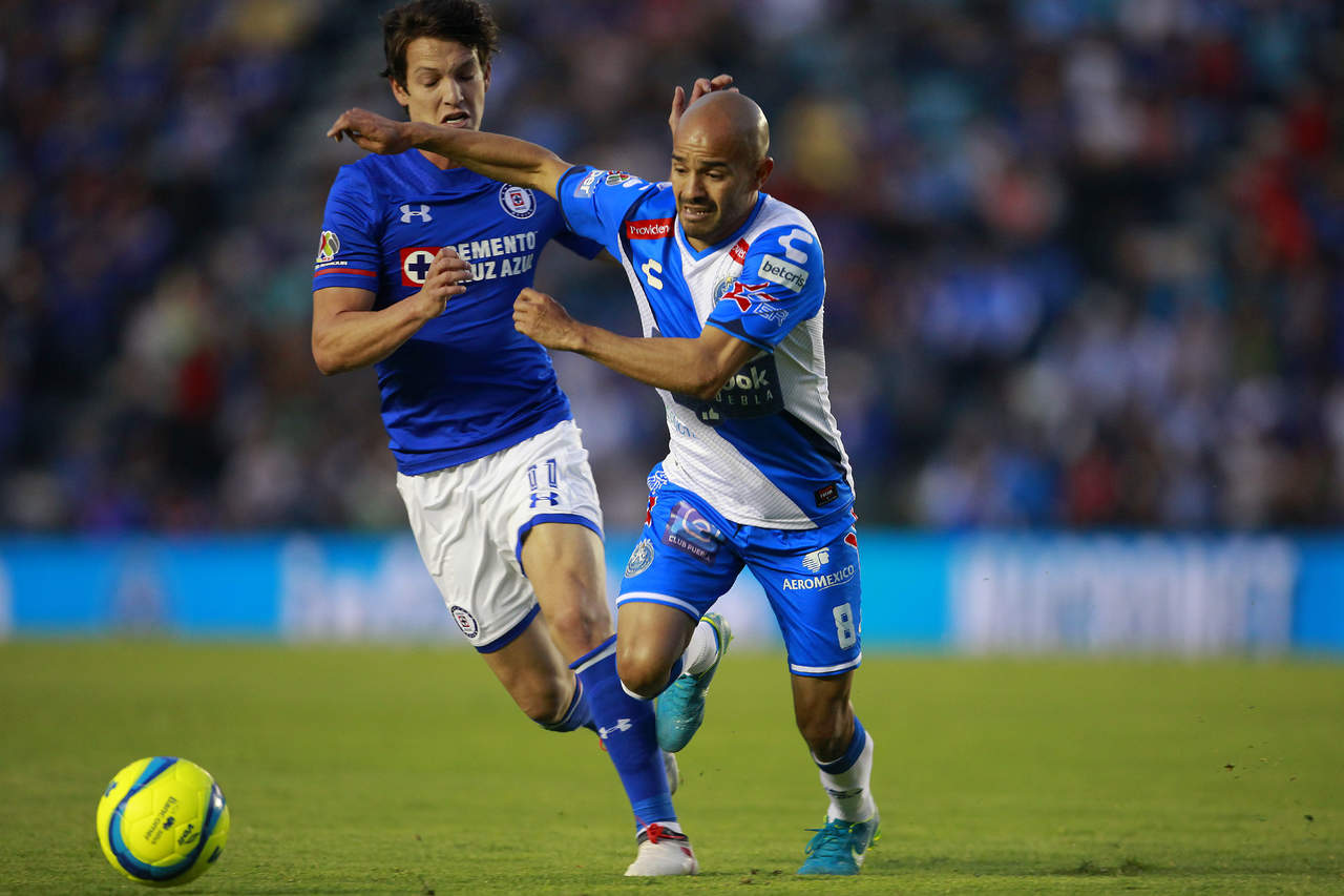 Francisco Acuña (d) marcó el gol del empate al minuto 86. (Jam Media)