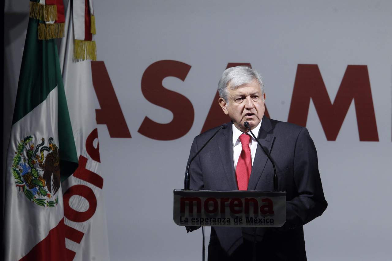 En una reunión privada que presidió Andrés Manuel López Obrador, candidato presidencial, se aprobaron los listados plurinominales. (EFE)