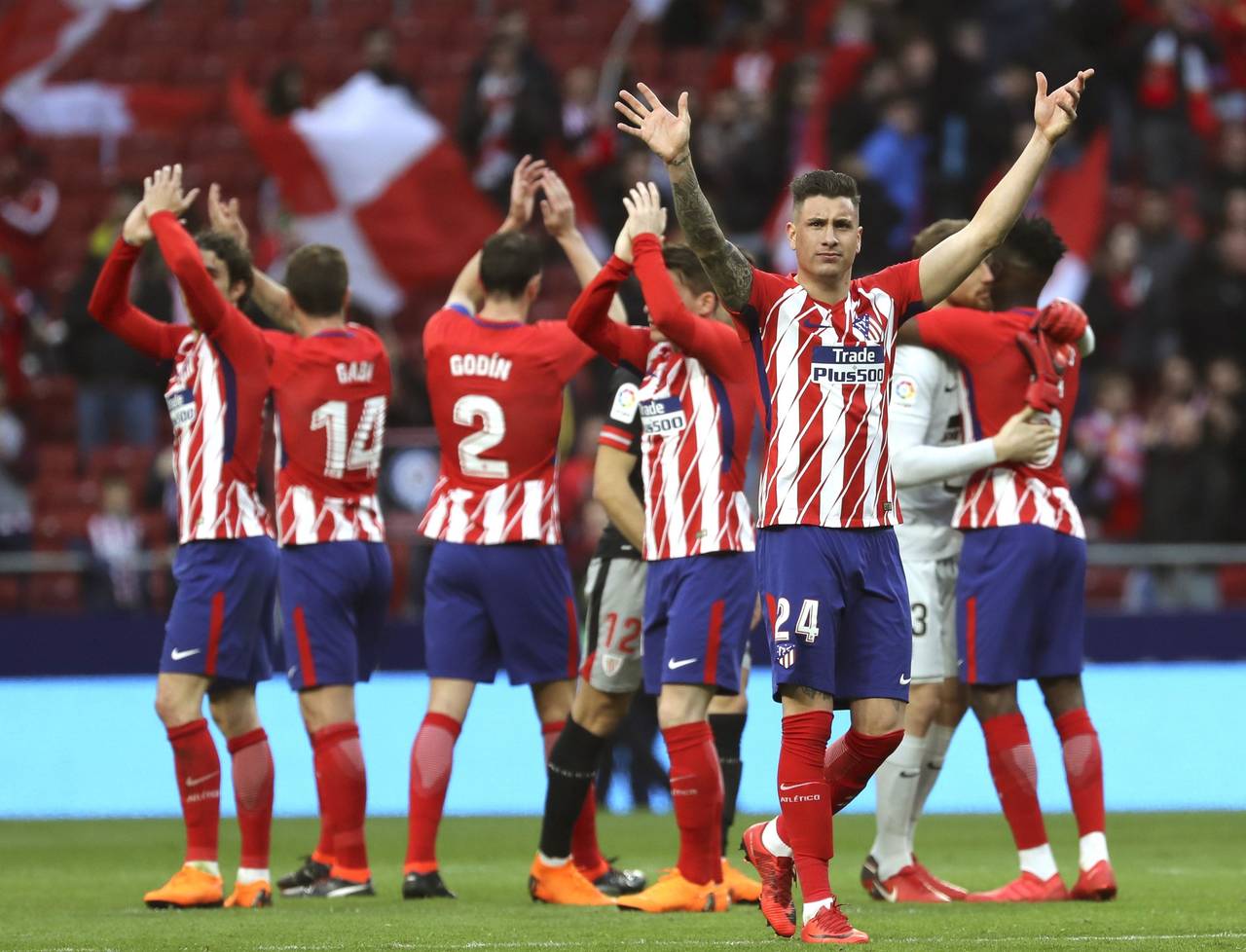 El defensa uruguayo del Atlético de Madrid José María Giménez celebra la victoria ante el Ahtletic de Bilbao. (EFE)