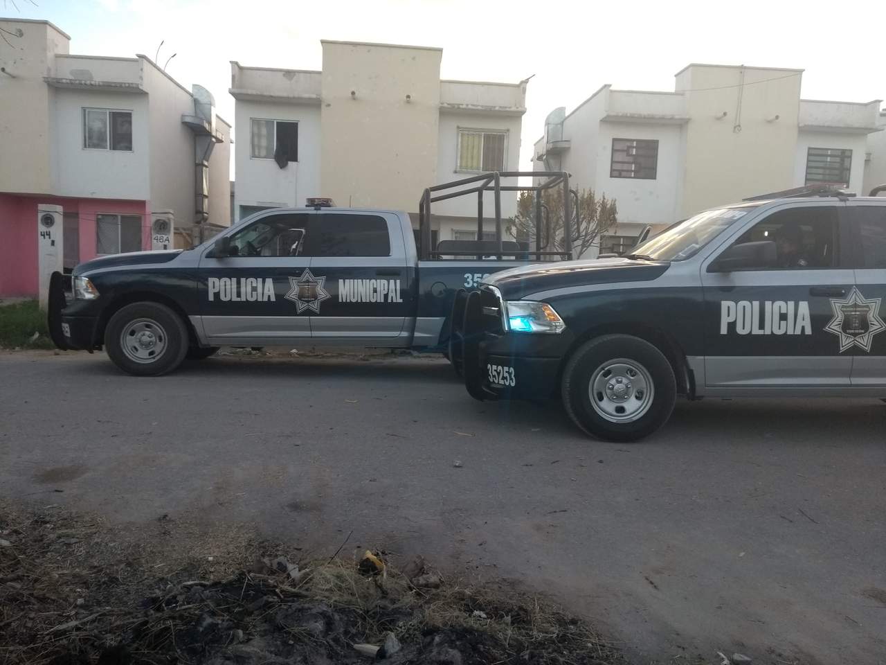 Los hechos ocurrieron a las 18:20 horas del miércoles en la calle Surtidor de la colonia Villas La Merced, al Sur de Torreón. (EL SIGLO DE TORREÓN) 