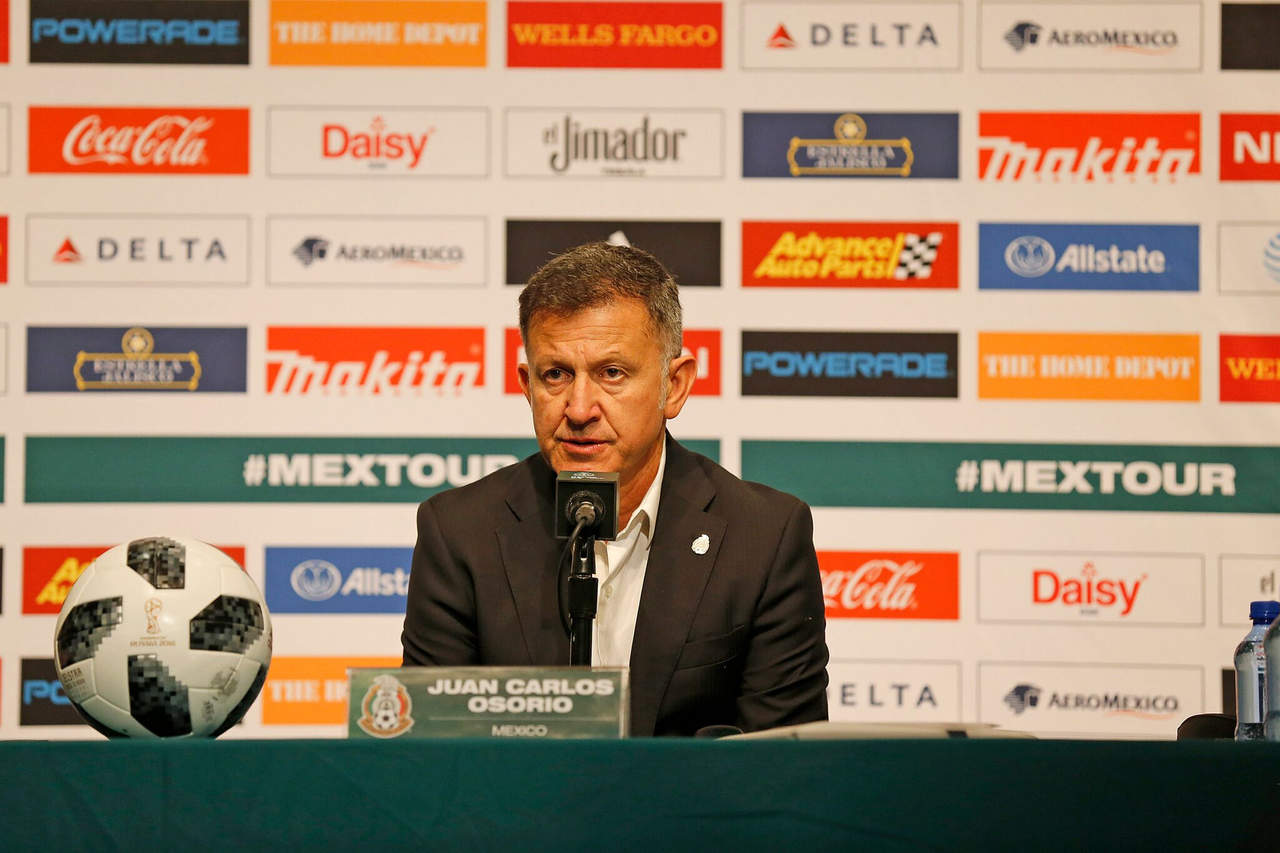 Osorio realiza una gira por el “Viejo Continente” para observar y conocer cómo se encuentran los elementos mexicanos que juegan en diversos clubes de Europa. (ARCHIVO)