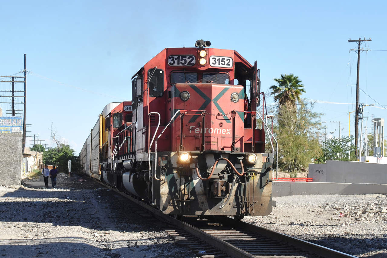 La empresa Ferromex ofreció a los municipios la capacitación denominada “Cuidado con el Tren”, mismo que imparte personal de la concesionaria y va dirigida a los operadores de vehículos. (EL SIGLO DE TORREÓN)