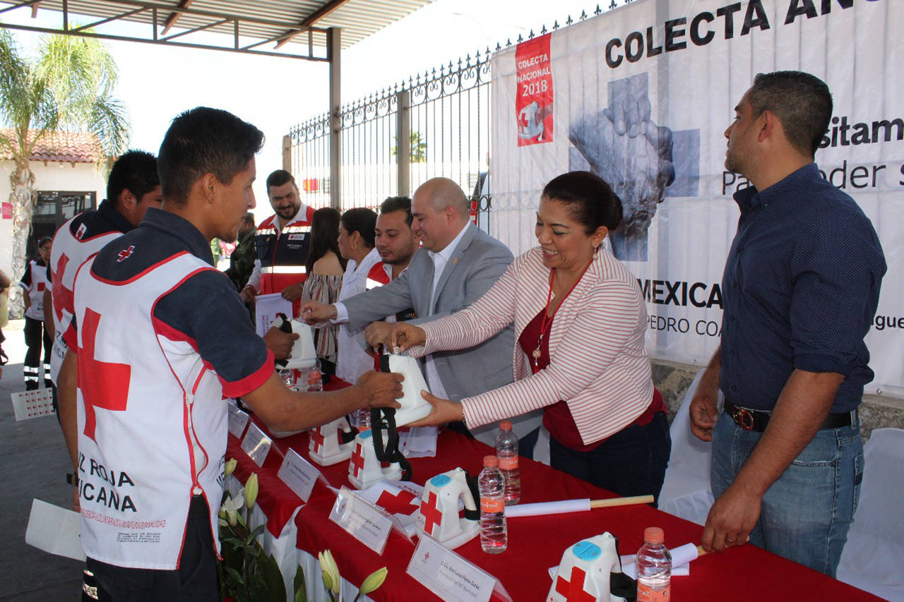 Arranque. Las autoridades oficializaron el arranque de la colecta anual de la Cruz Roja, delegación San Pedro. (EL SIGLO DE TORREÓN)