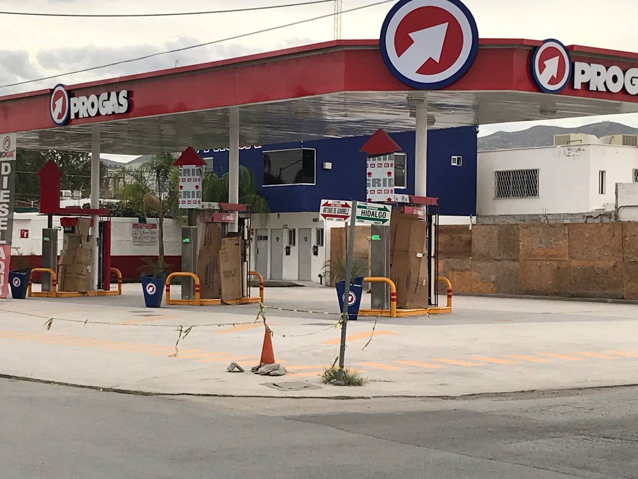 Vecinos. Piden al Ayuntamiento de Torreón no expedir licencia de funcionamiento a gasolinera de Hidalgo y Juambelz. (EL SIGLO DE TORREÓN)