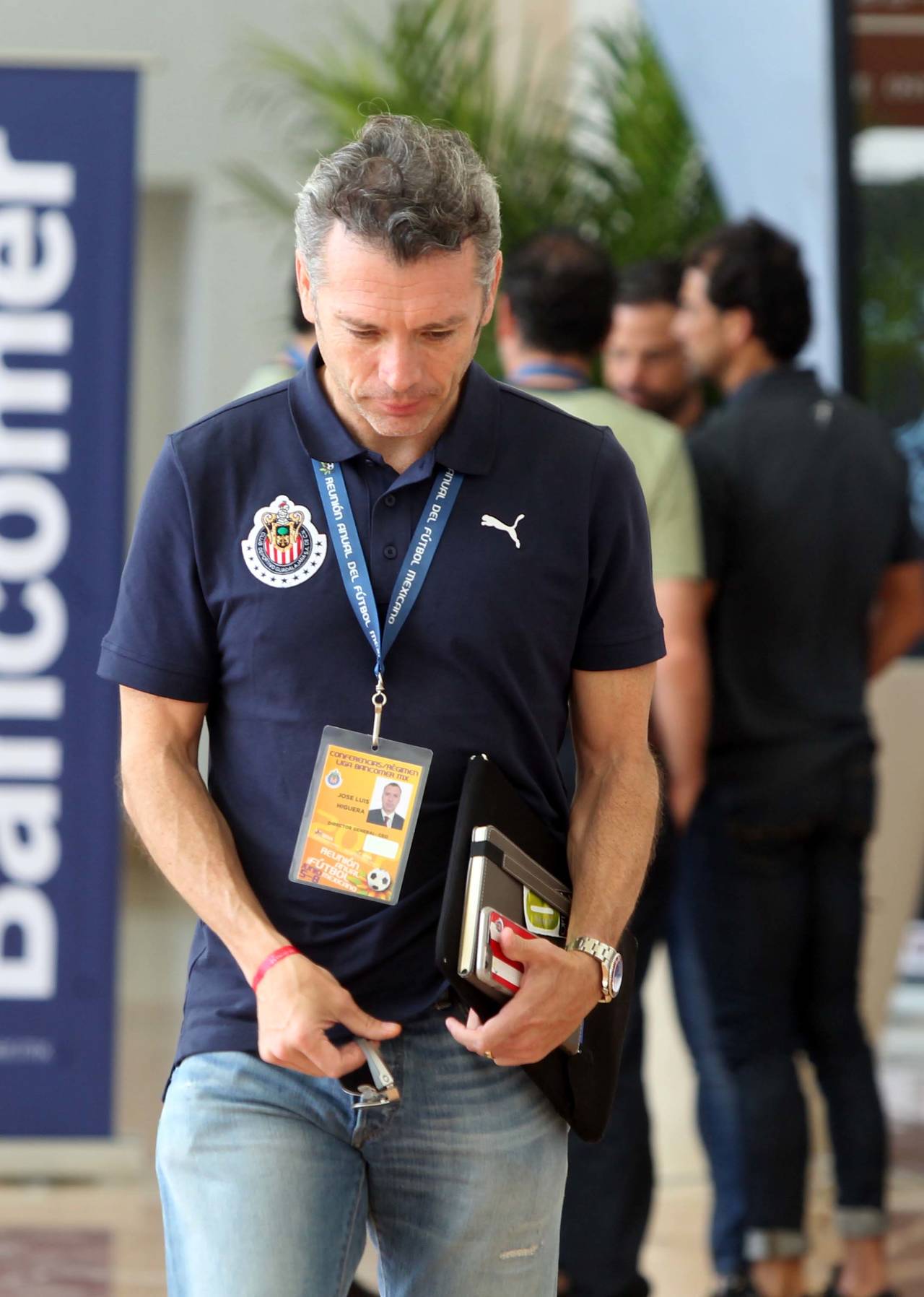 José Luis Higuera, representante de Chivas en la reunión de directivos. Abolición del ascenso sigue en marcha