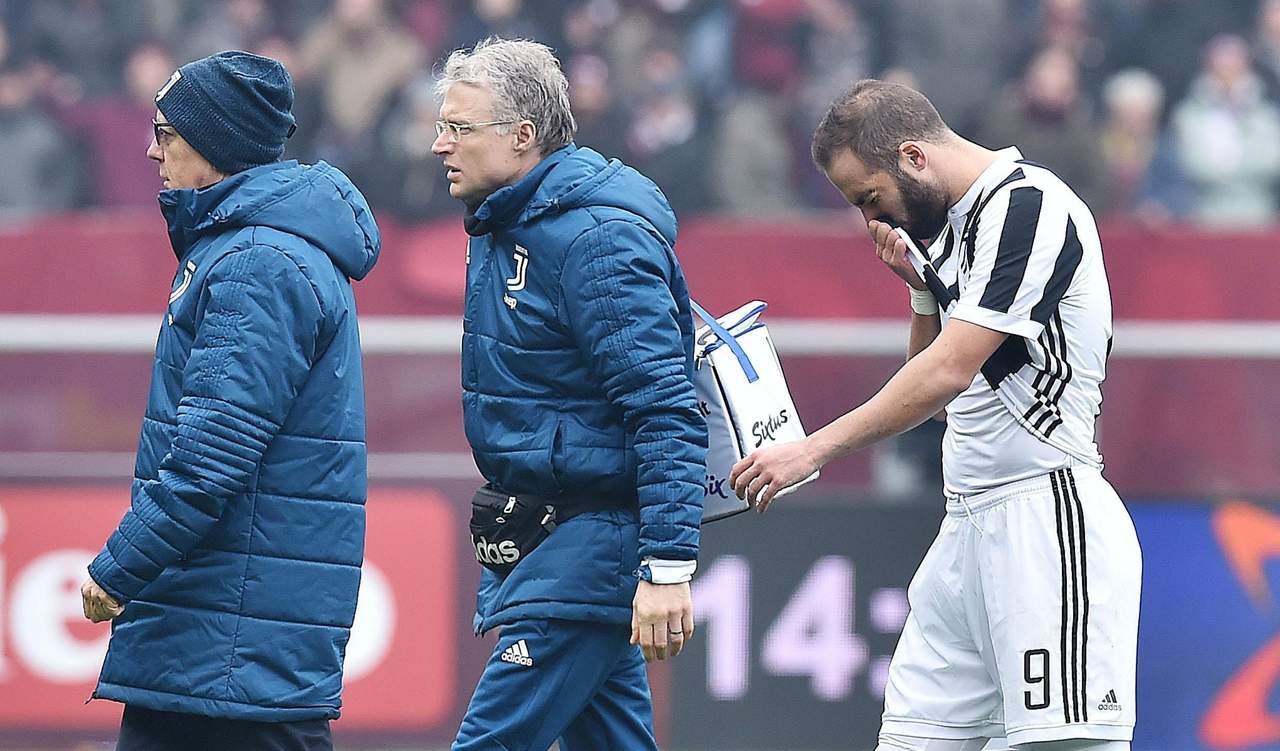 El atacante se retiró lesionado en el clásico ante Torino. (ARCHIVO)