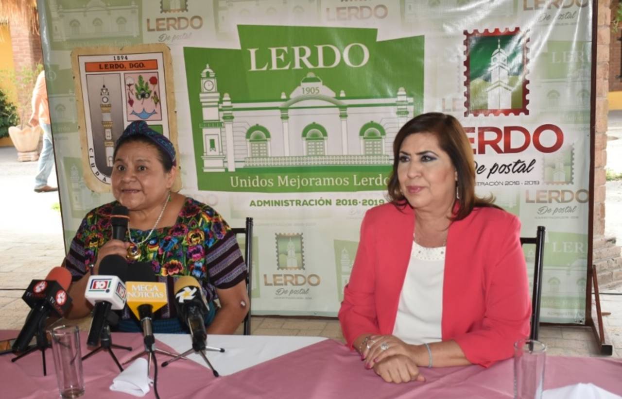 Visita. Rigoberta Menchú estuvo en Lerdo ofreciendo una conferencia por invitación de la alcaldesa, María Luisa González Achem. (EL SIGLO DE TORREÓN)