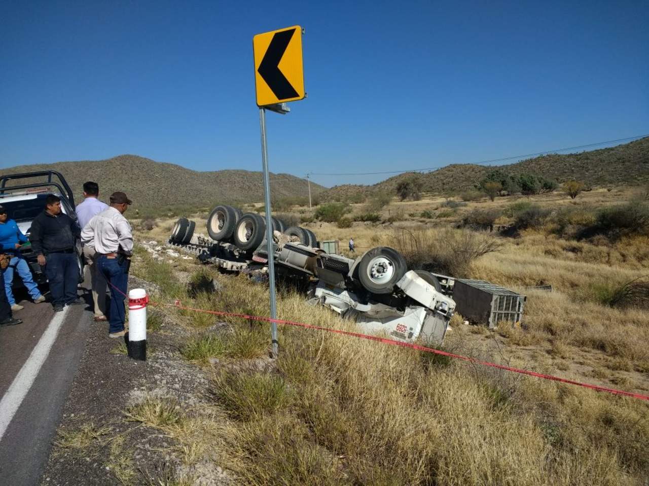 El accidente ocurrió sobre la carretera Bermejillo-La Zanca. (EL SIGLO DE TORREÓN) 