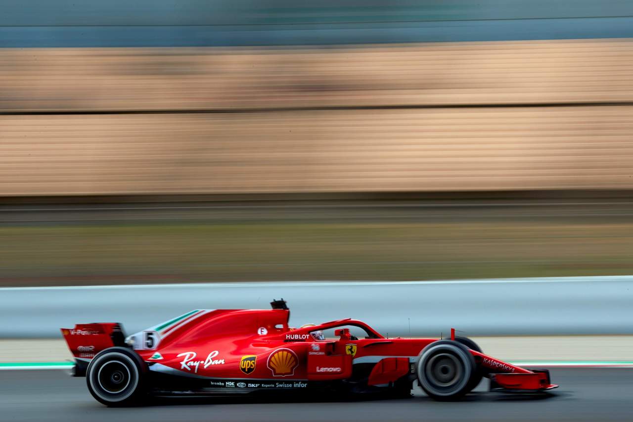 Vettel impone récord y desplaza a Ricciardo en pruebas de F1