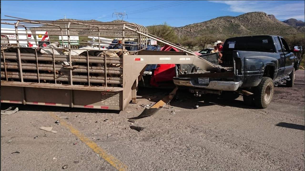 Choque en la Durango-México deja tres personas lesionadas