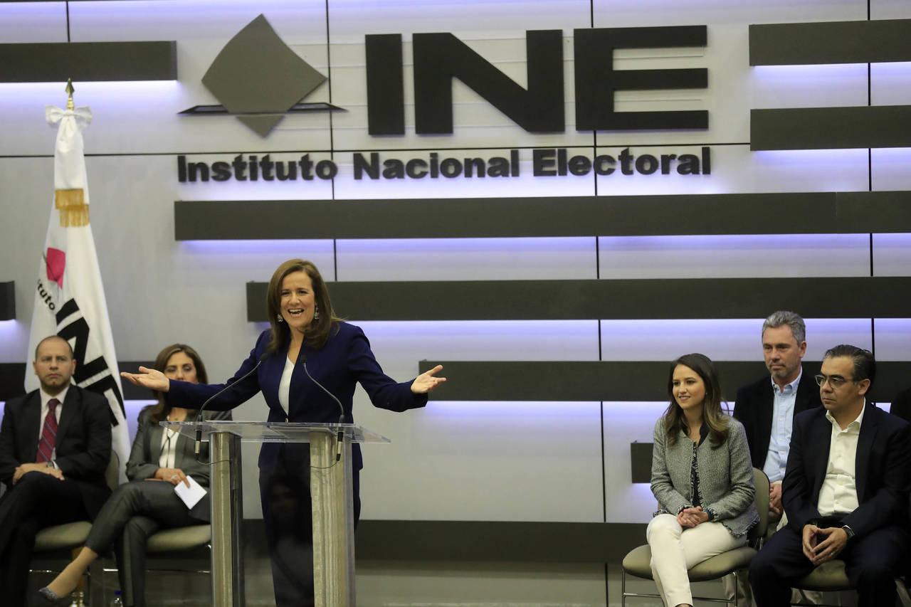 Paso. Margarita Zavala acudió ayer a la sede del INE a registrarse como candidata independiente a la presidencia. (EL UNIVERSAL)