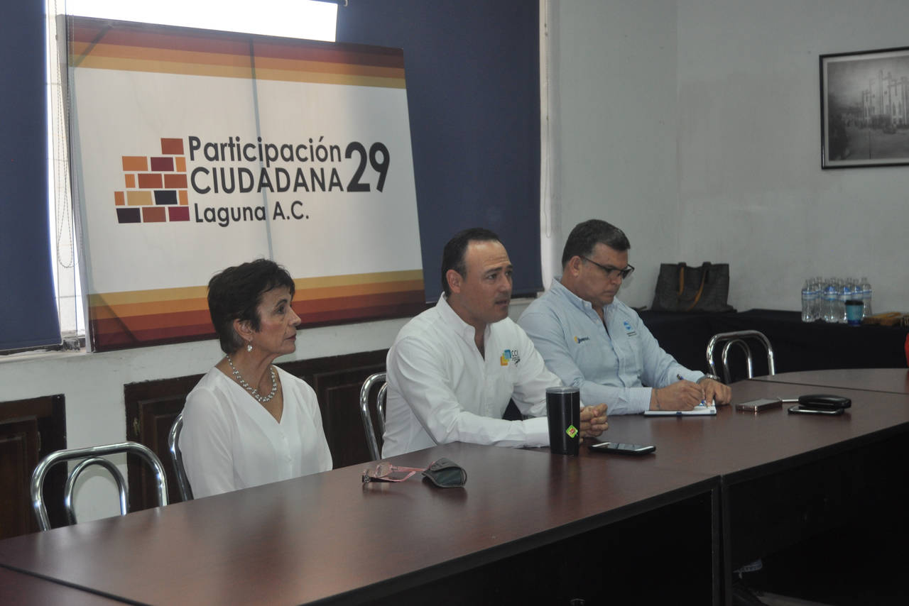 Evento. Alejandra Carmona, presidenta de PC29; Marco Zamarripa director de CCI Laguna y Fernando Meléndez, vicepresidente de Coparmex, dieron los detalles. (GUADALUPE MIRANDA)