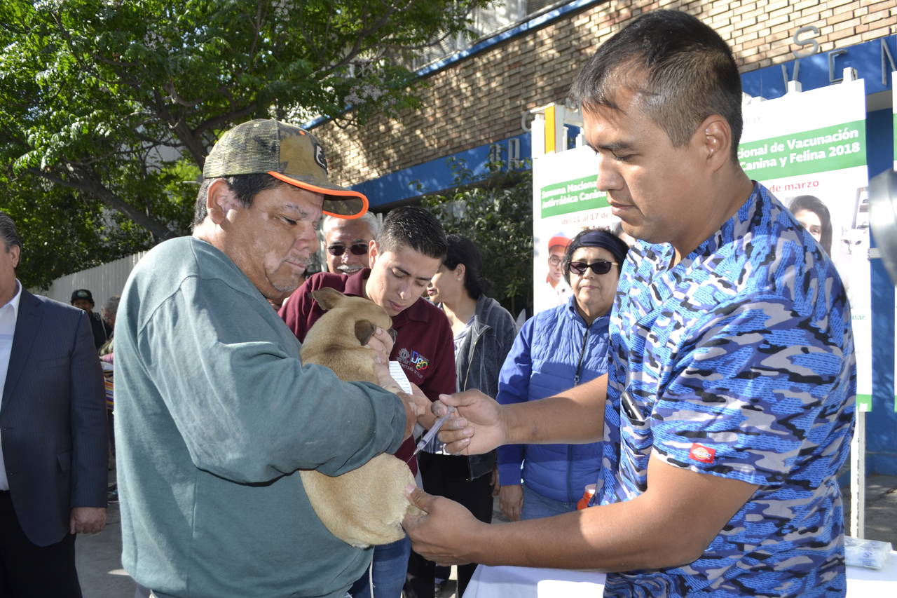 Campaña. Inicia aplicación de vacunas contra la rabia a perros y gatos de La Laguna de Durango. (EL SIGLO DE TORREÓN)