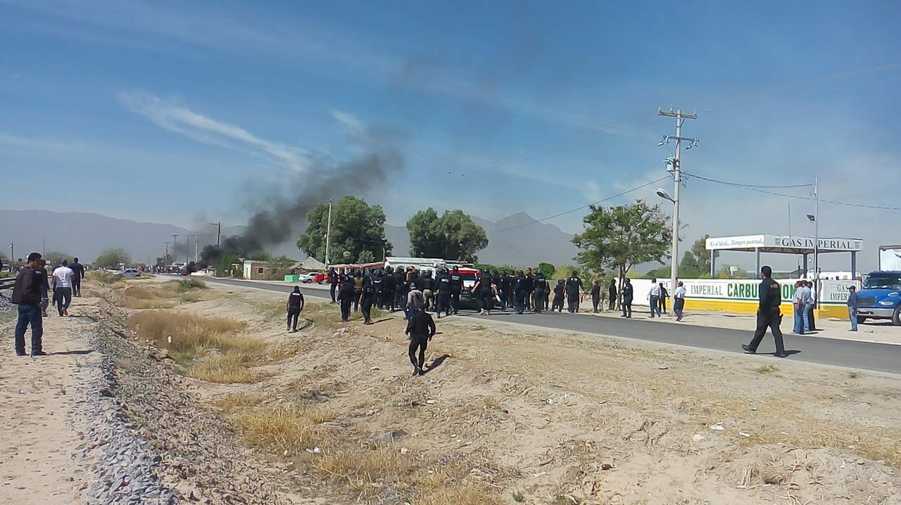 Maestros de Coahuila exigen liberación de detenidos en caso Chemours