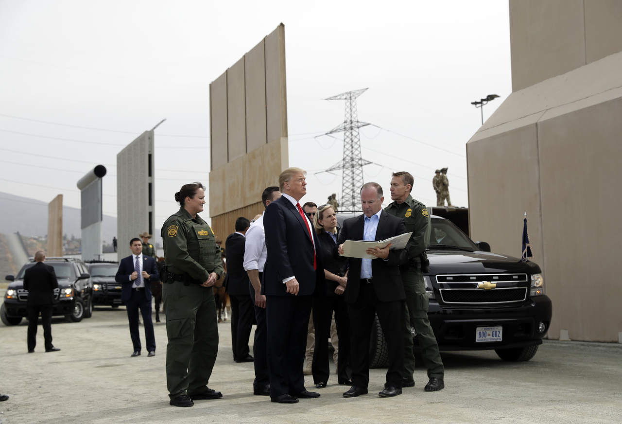 'Lo que mejor hago es construir', agregó Trump, quien prometió que levantará 'un gran muro' y que será 'muy efectivo'. (AP)