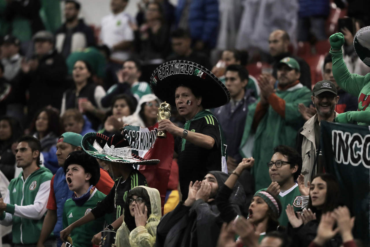 Más aficionados mexicanos tendrán oportunidad de asistir a partidos de la próxima Copa del Mundo. (ARCHIVO)