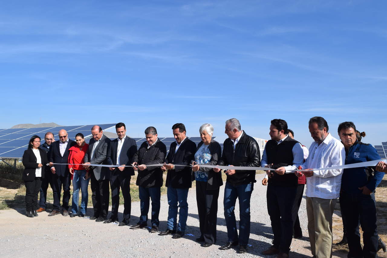  Ayer miércoles se inauguró el Parque Solar Coahuila en el ejido Noacán del municipio de Matamoros. La obra inició en octubre de 2014 y culminó a finales de 2017. (EL SIGLO DE TORREÓN/MARY VÁZQUEZ)